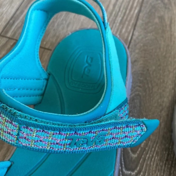 Teva women sandal with shock-pad Size 5 - Picture 4 of 5